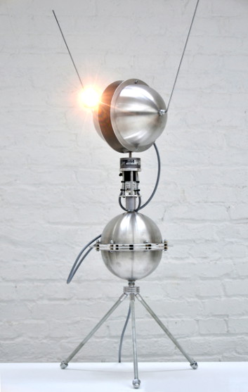 lampe robotique, sculpture lumière Peter Keene