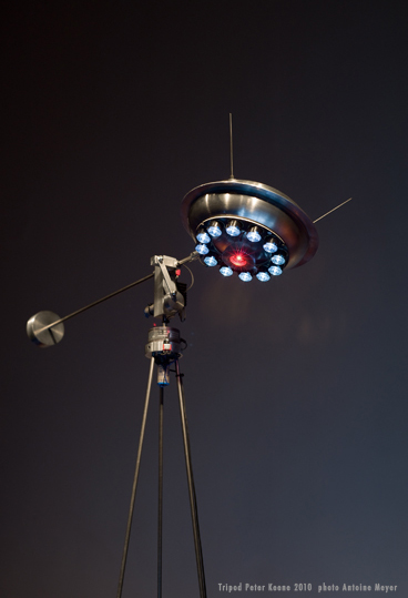 robotic lamp, design Peter Keene