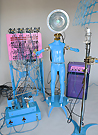 Forbidden planet revisited par Peter Keene, robot synthétiseur analogique circuit cybernétique de Louis Baron.